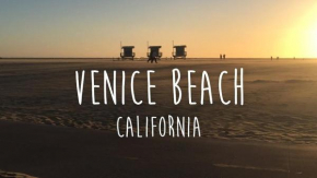 Elegant White Cottage, Venice Beach, California